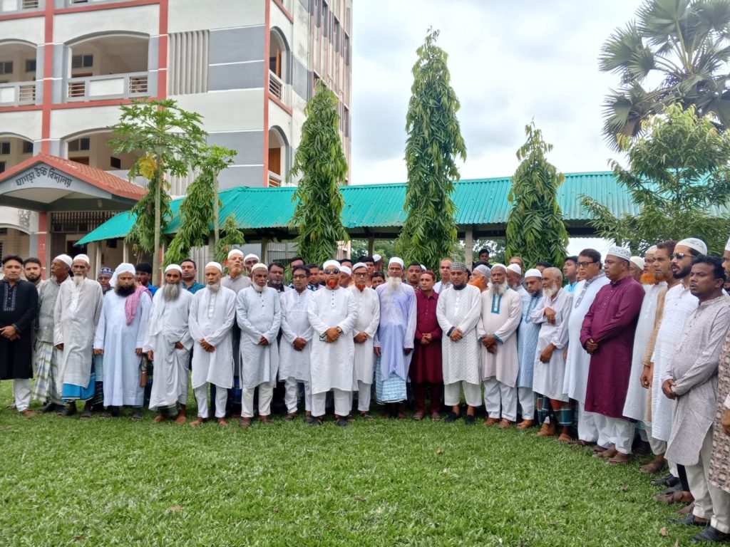 গফরগাঁওয়ে বিএনপি নেতাদের কবর জিয়ারত ও দোয়া মাহফিলে অংশ নিলেন আলমগীর মাহমুদ আলম 4 img