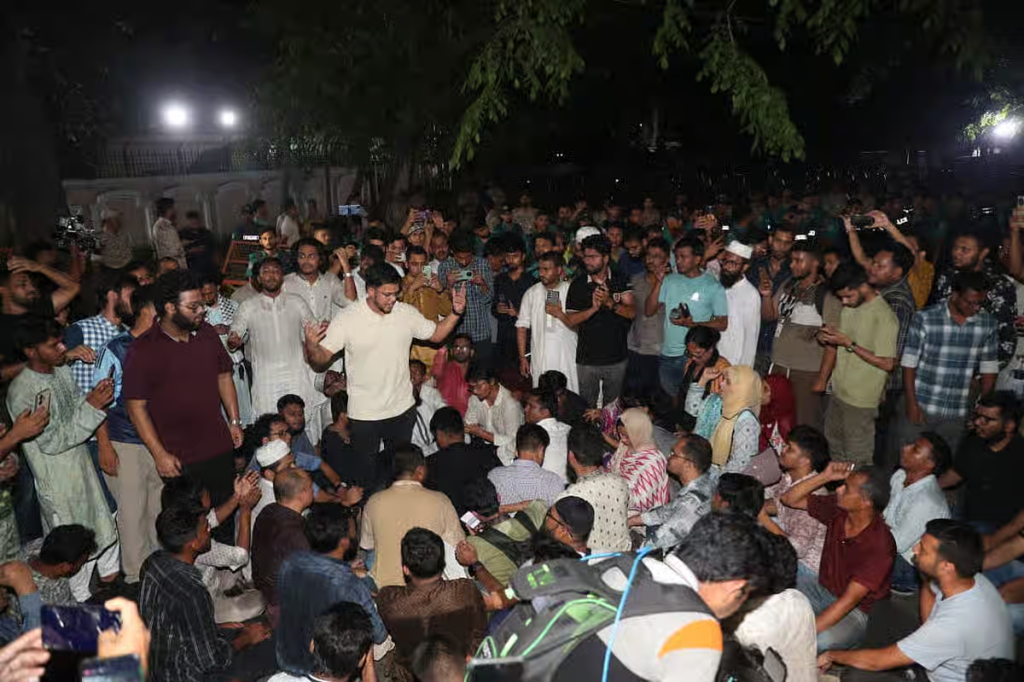 'আওয়ামী লীগ নিষিদ্ধে রোডম্যাপ চাই'—ঘোষণা না আসায় 'মার্চ টু যমুনা' কর্মসূচি 4 img
