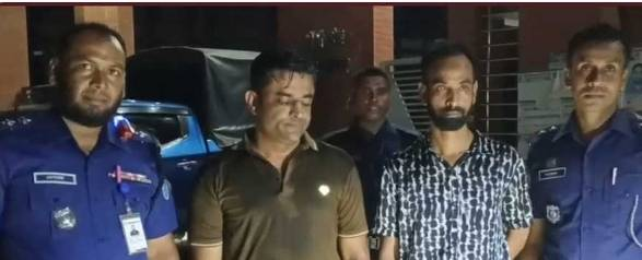 গোপালগঞ্জে ইয়াবা ও দেশীয় অস্ত্রসহ কেরামত প্লাজার মালিক গ্রেফতার 4 img
