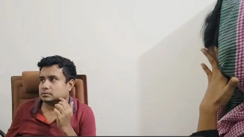 রাবিতে শিক্ষক-ছাত্রীকে আপত্তিকর অবস্থায় আটক, সমালোচনার ঝড় 4 img