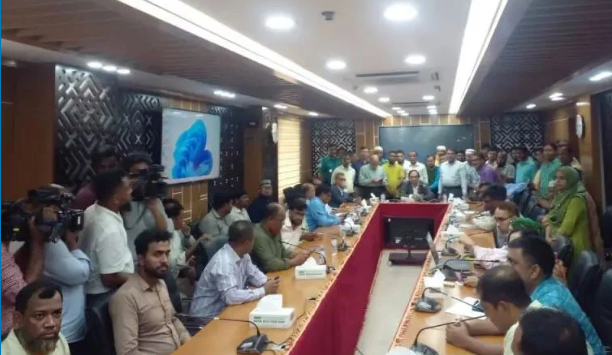 সংশোধিত চাকরি অধ্যাদেশ বাতিলের দাবিতে সচিবালয়ে বৈঠক, উচ্চ পর্যায়ের কমিটি ও আন্দোলনকারীরা মুখোমুখি 4 img