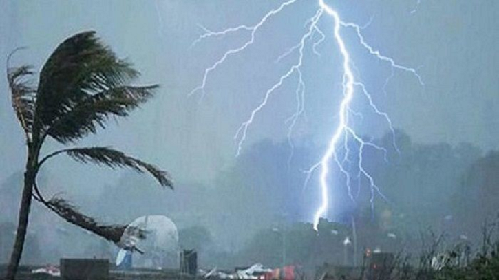 বজ্রসহ বৃষ্টির পূর্বাভাস, তাপমাত্রা সামান্য বাড়তে পারে 4 img