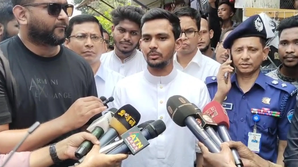 এপ্রিলের প্রথমার্ধে নির্বাচন হতে পারে: উপদেষ্টা আসিফ মাহমুদ সজীব 4 asif