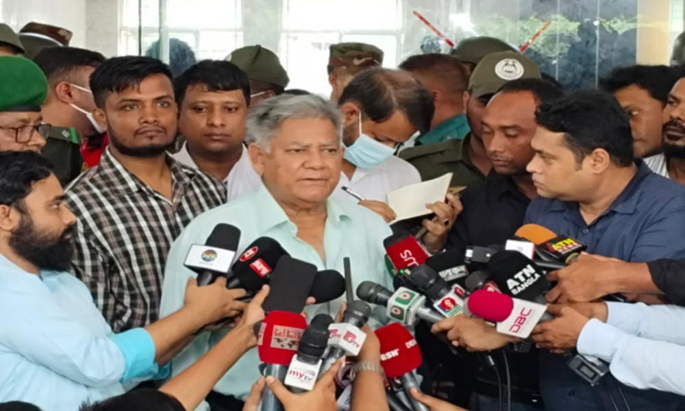 “প্রশিক্ষণ এলাকা পুনর্বিবেচনার পরামর্শ— দুর্ঘটনাস্থল পরিদর্শনে উপদেষ্টা সাখাওয়াত” 4 img