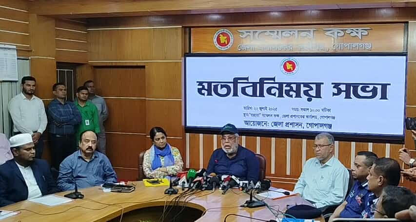 গোপালগঞ্জে সহিংসতা: তদন্তের আশ্বাস উপদেষ্টার, ক্ষতিগ্রস্ত স্থান পরিদর্শন 4 img