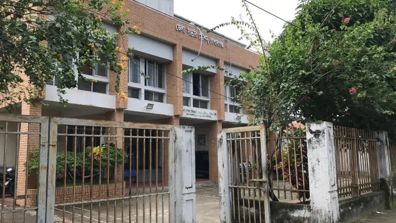 গোপালগঞ্জে জাতীয় পরিচয়পত্র সংশোধনে ঘুষ দাবির অভিযোগে জেলা নির্বাচন অফিসারের বিরুদ্ধে তদন্ত কমিটি গঠন 4 img