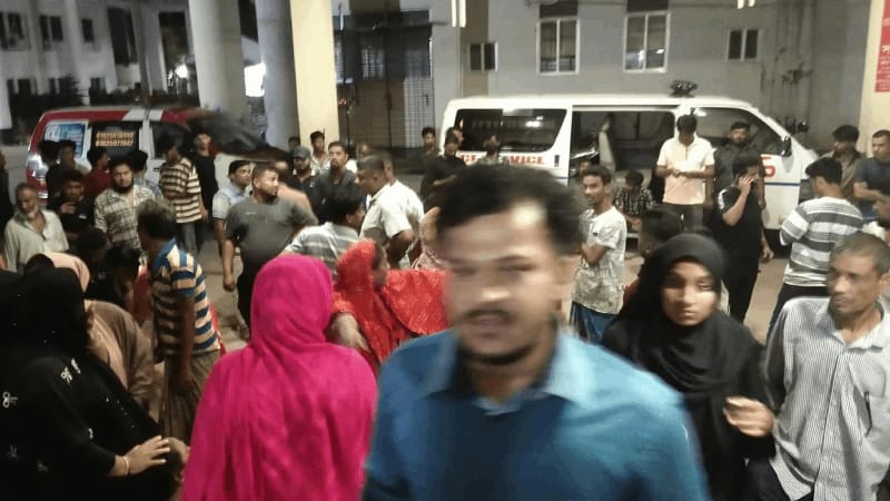 মসজিদের সামনেই খুন, কুমিল্লায় চাঞ্চল্যকর ঘটনা 4 pic