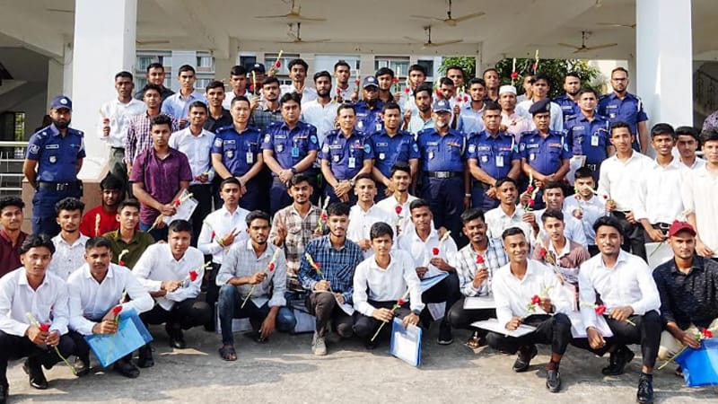 যোগ্যতার ভিত্তিতেই কুমিল্লায় ৪৭ জন কনস্টেবল নিয়োগ 4 Img