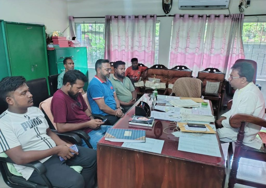 লায়ন ফরিদ আহমেদ সান্তাহার সরকারি কলেজে অধ্যক্ষের সাথে সাক্ষাৎ, কলেজ উন্নয়ন ও অনার্স কোর্স নিয়ে আলোচনা 4 Img