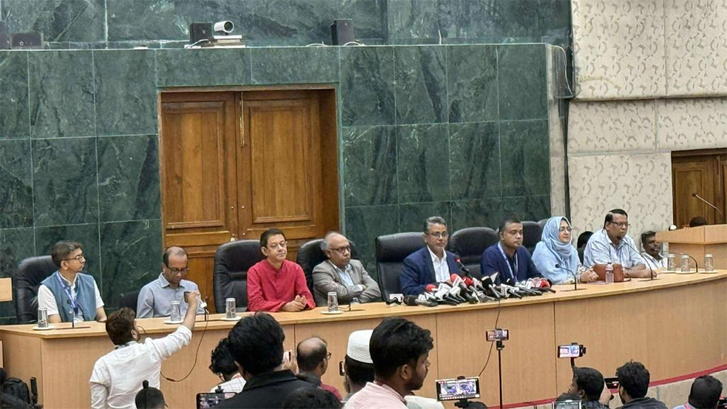 ঢাবি ডাকসু: ভিপি পদে সাদিক কায়েমসহ শীর্ষ তিন পদে জয় ঐক্যবদ্ধ জোটের 4 Img