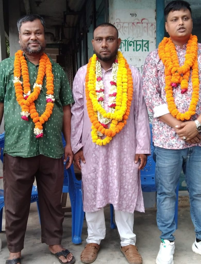 শাজাহানপুরে বীরগ্রাম বাজার বণিক সমিতির নির্বাচনে নেতৃত্বে এলেন দেলোয়ার, আরমান ও বোরহান 4 Img