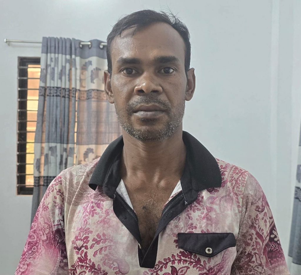 বগুড়ায় আদালতের নিরাপত্তা ভেদ করে পালালো জোড়া খুন ও ডাকাতি মামলার আলোচিত আসামি রফিকুল ইসলাম 4 img