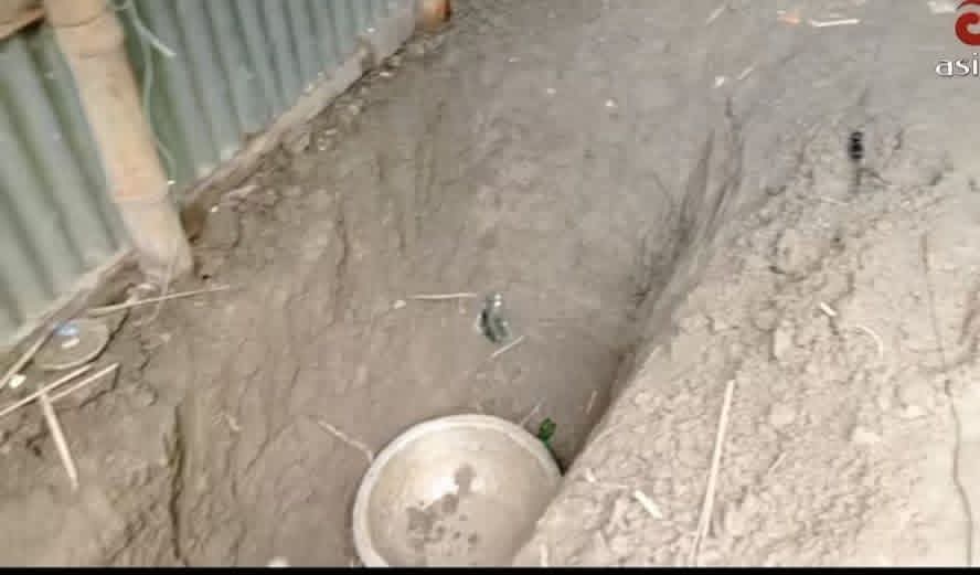 স্ত্রী-শাশুড়ি-দাদিশাশুড়ির হাতে যুবককে হত্যাচেষ্টা আগেই খুঁড়ে রাখা হয়েছিল কবর 4 Img