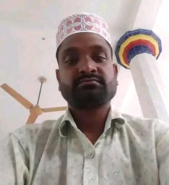 কাহালুতে ভটভটি উল্টে প্রাণ গেল গরু ব্যবসায়ীর 4 Img