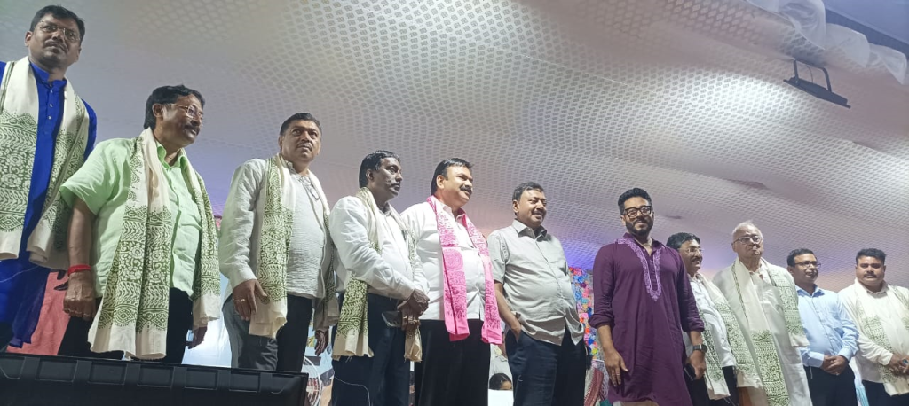 মাননীয়া মুখ্যমন্ত্রী মমতা বন্দ্যোপাধ্যায়ের উদ্যোগে, কার্নিভাল উৎসব ও বিসর্জন শোভাযাত্রা। 4 img