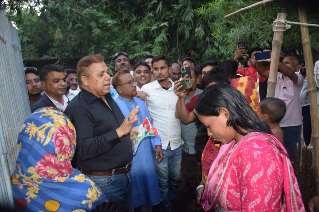 সুখানপুকুরে ধানের শীষ মার্কায় ভোট চেয়ে বিএনপির পথসভা ও লিফলেট বিতরণ 4 WhatsApp Image 2025 11 11 at 20.25.08 908c082e