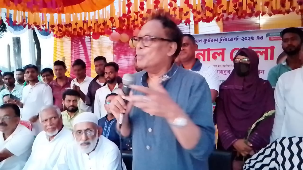 মধুপুরে ফুটবল ফাইনাল খেলা অনুষ্ঠিত 4 image 3