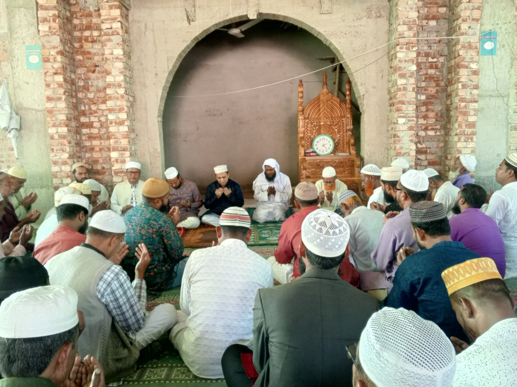 গফরগাঁওয়ে খালেদা জিয়ার সুস্থতা কামনায় বিএনপির দোয়া ও মিলাদ মাহফিল 4 img