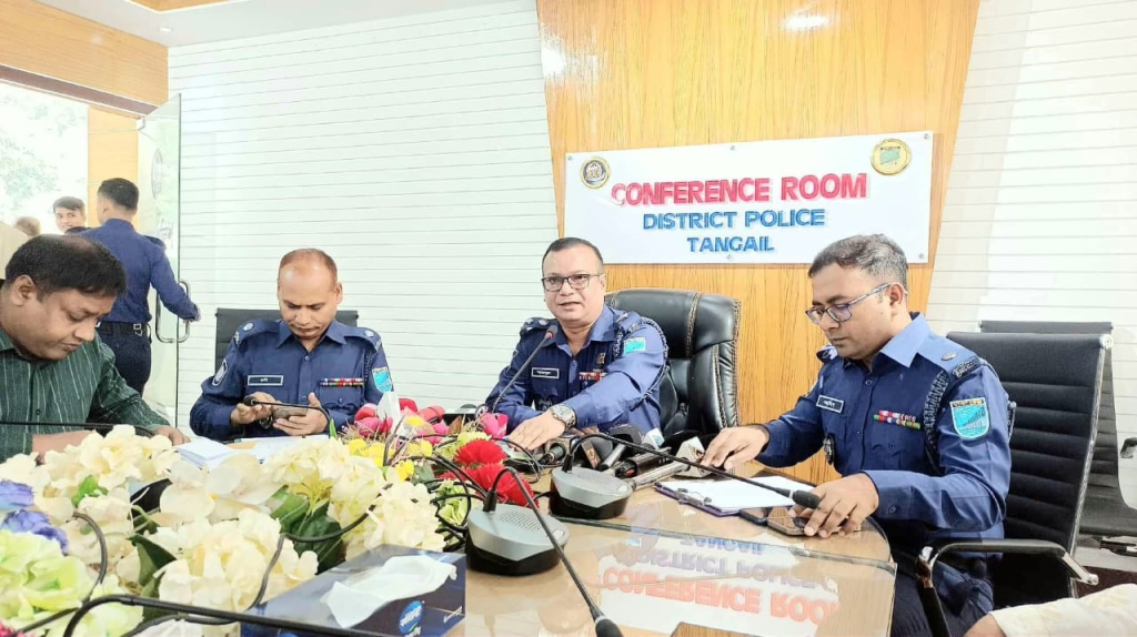 টাঙ্গাইলে নবাগত পুলিশ সুপারের সাথে সাংবাদিকদের মতবিনিময় সভা অনুষ্ঠিত 4 image 18