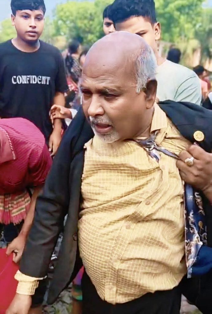 বোয়ালমারীতে আপন ভাইকে গুলি করে হত্যা করল ডাক্তার গোলাম কবির 4 24938